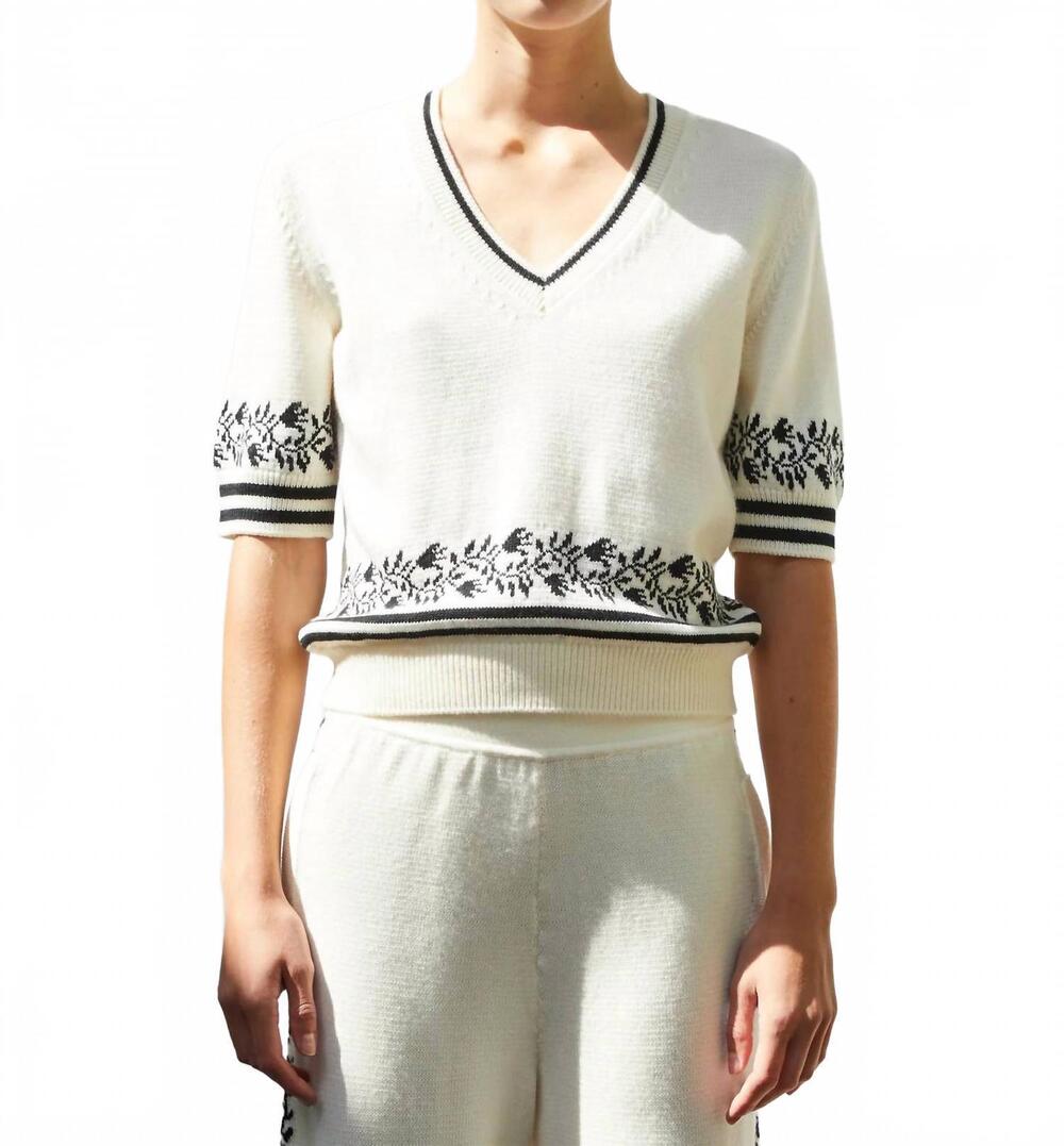 NEW MOLLI jacquard v-neck top in black/natural